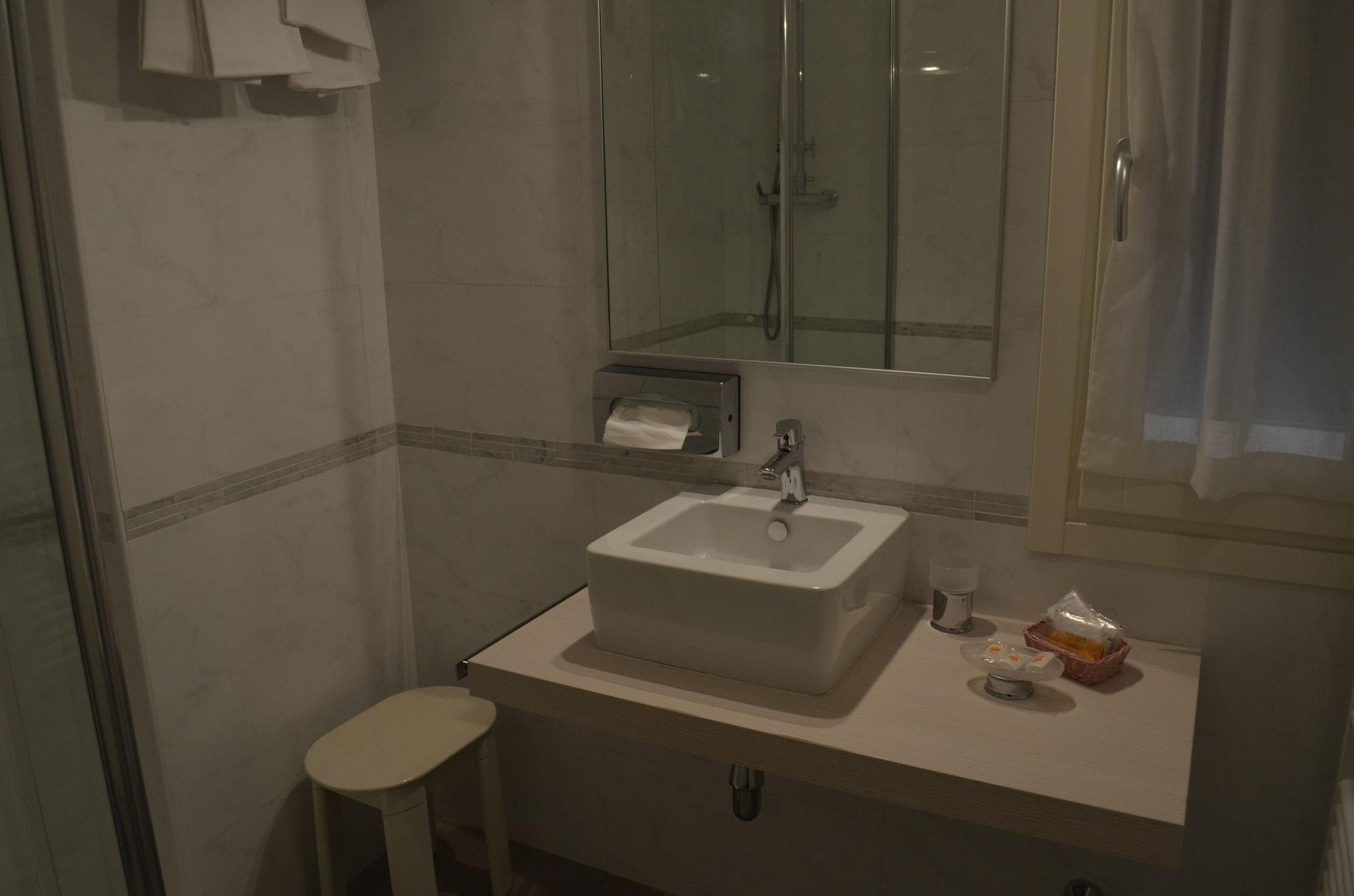 Hotel Holiday- Alla Finestrella Bologna Esterno foto