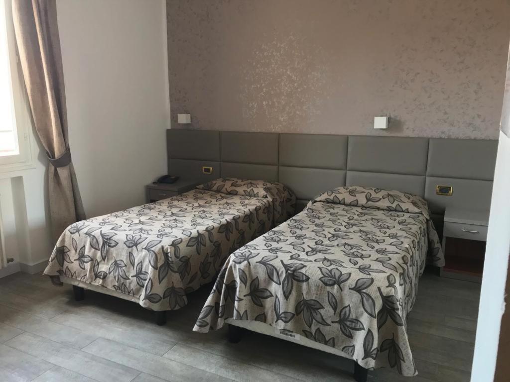 Hotel Holiday- Alla Finestrella Bologna Esterno foto