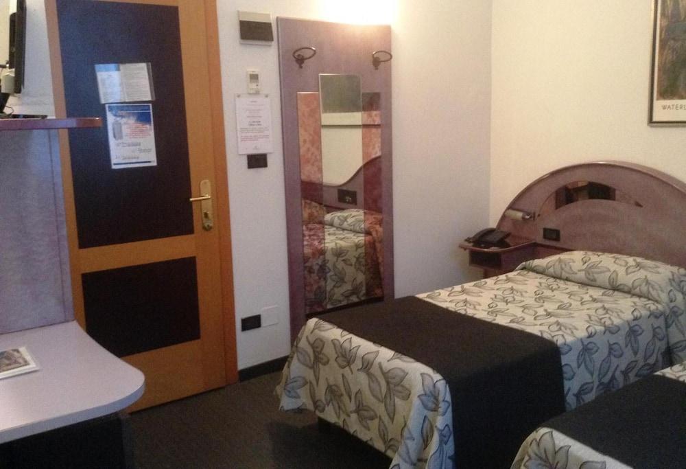 Hotel Holiday- Alla Finestrella Bologna Esterno foto