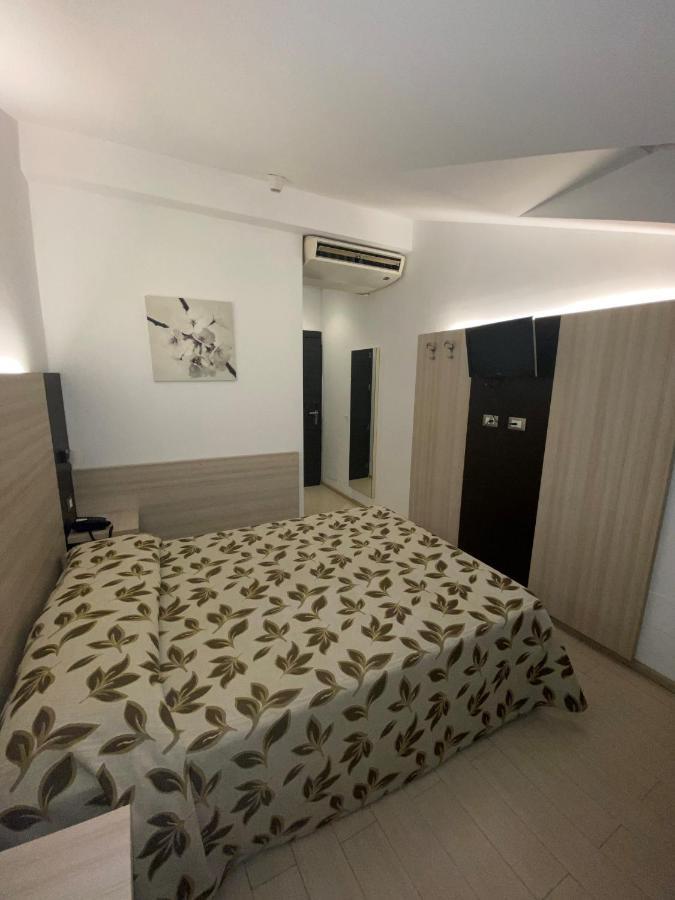 Hotel Holiday- Alla Finestrella Bologna Esterno foto