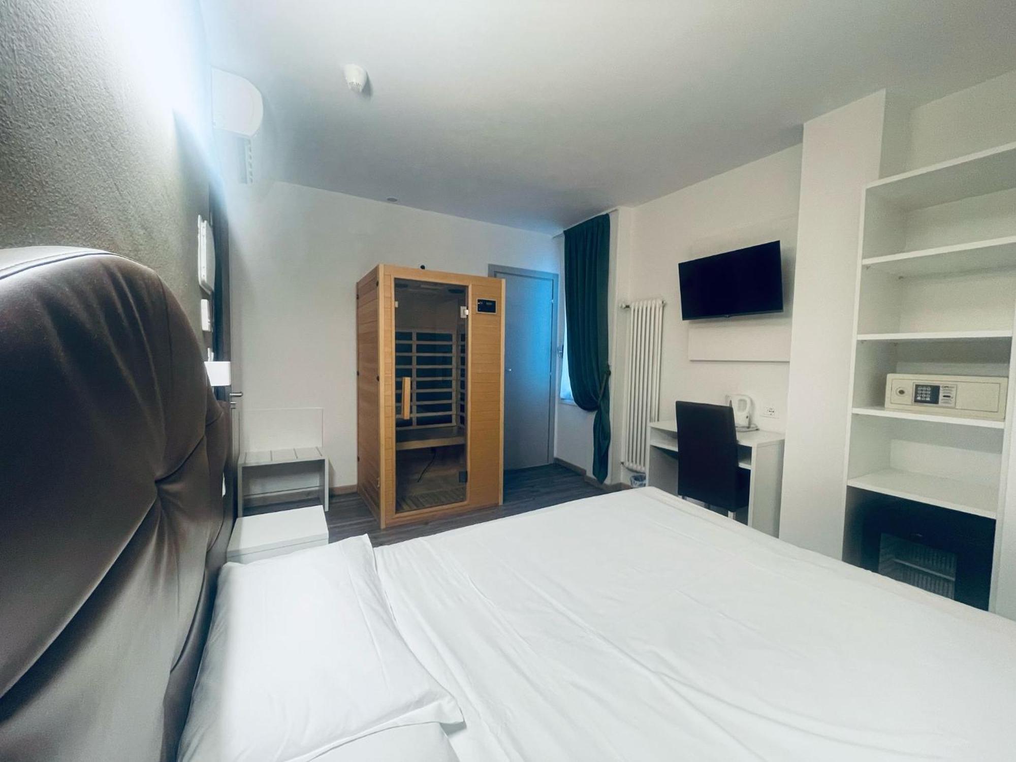 Hotel Holiday- Alla Finestrella Bologna Esterno foto