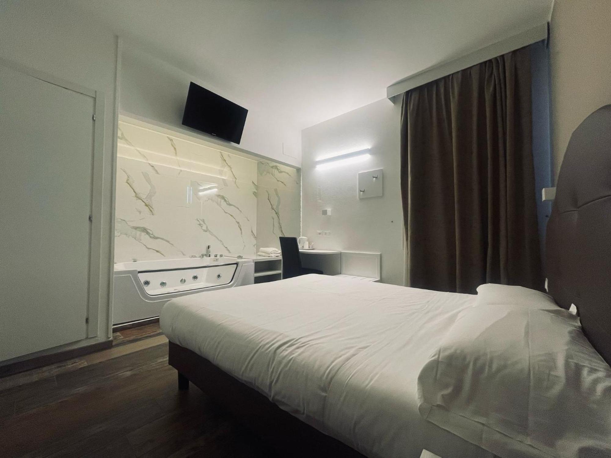 Hotel Holiday- Alla Finestrella Bologna Esterno foto