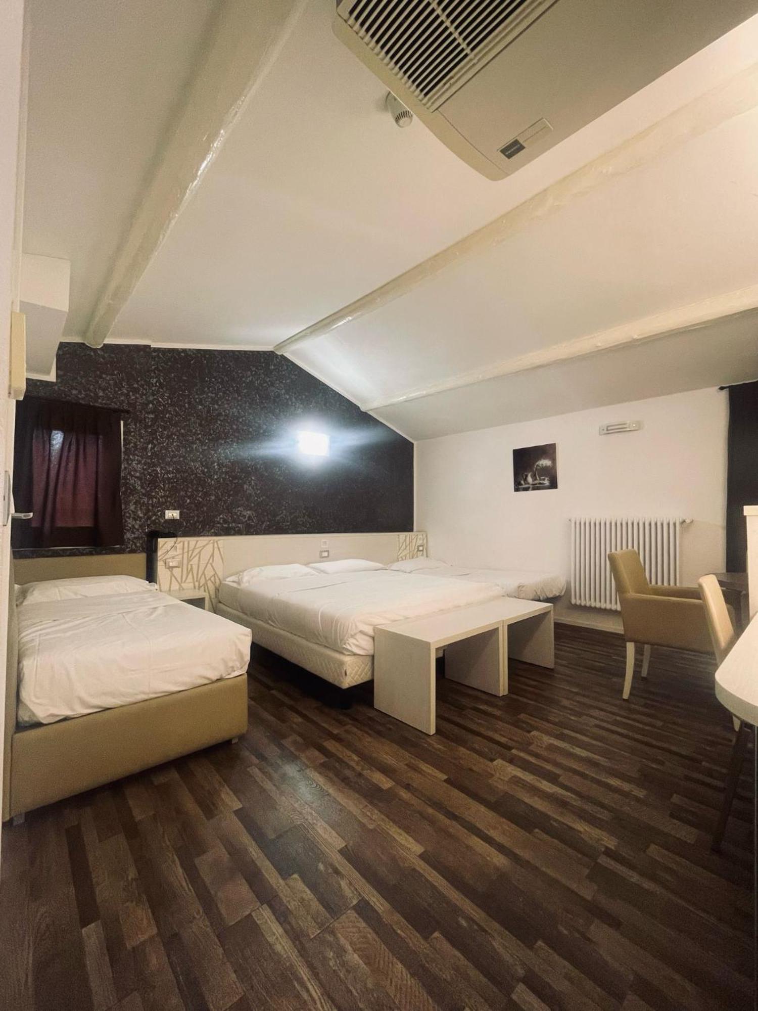 Hotel Holiday- Alla Finestrella Bologna Esterno foto