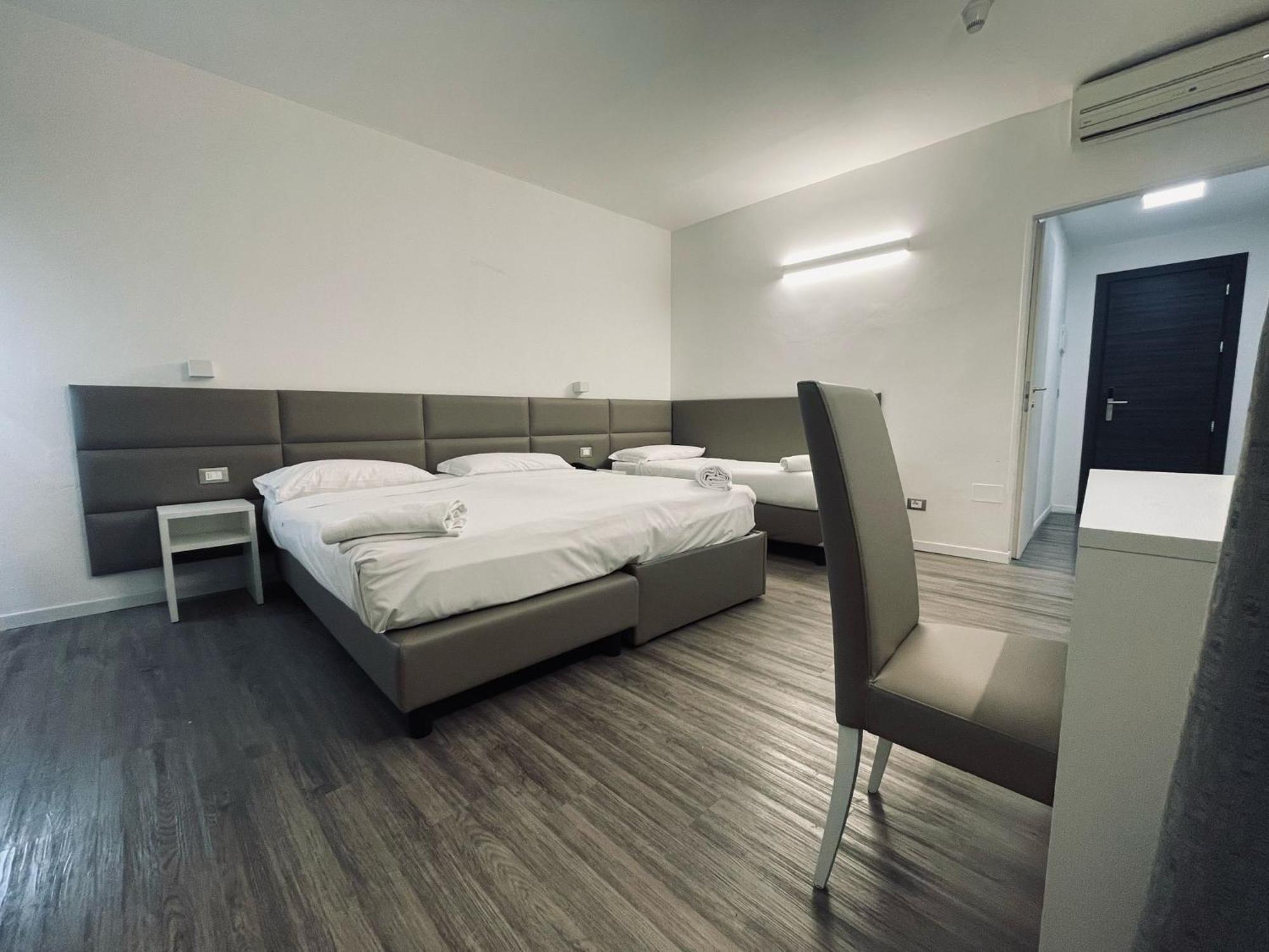 Hotel Holiday- Alla Finestrella Bologna Esterno foto